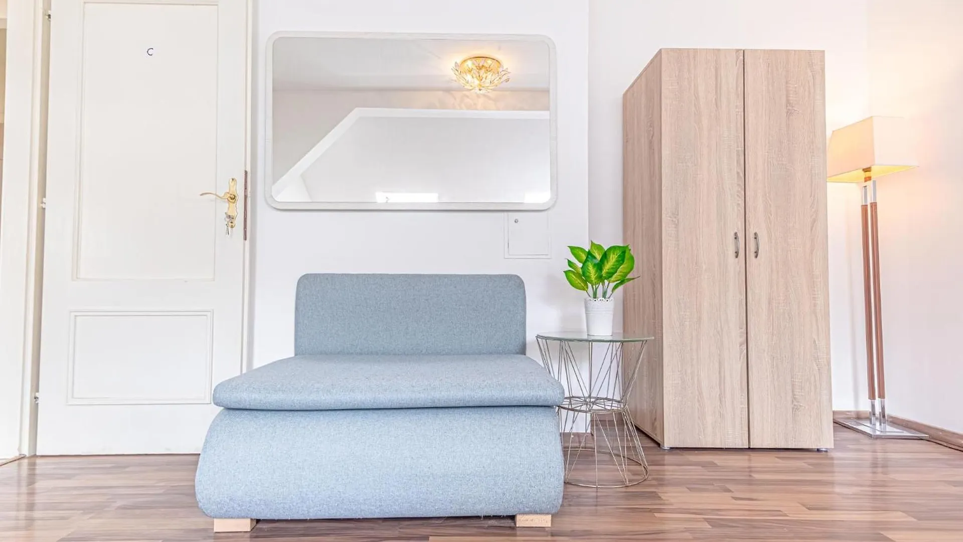 Chic & Comfy 3Br Apt In The Heart Of Vienna 0*,  Austria